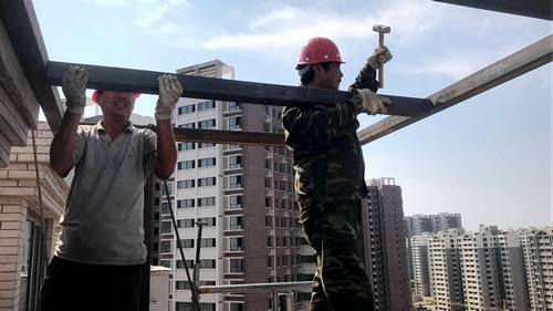 用實(shí)干踐諾“兩學(xué)一做”以成績彰顯“追趕超越”