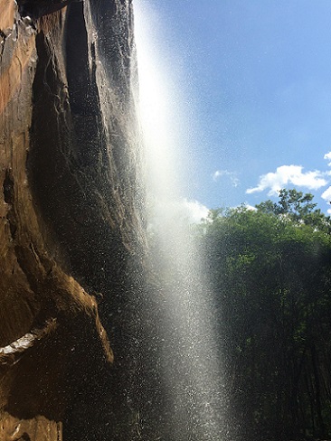 子午嶺瑰寶，軒轅養(yǎng)生谷