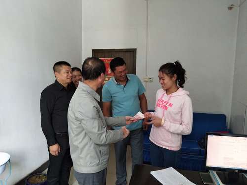 澄合分公司工會(huì)“助學(xué)圓夢 愛滿金秋”活動(dòng)暖人心