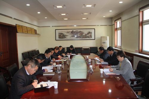 建設(shè)集團(tuán)聯(lián)合黨委副書記、紀(jì)委書記、工會負(fù)責(zé)人侯本英深入銅煤公司督導(dǎo)黨委中心組學(xué)習(xí)研討