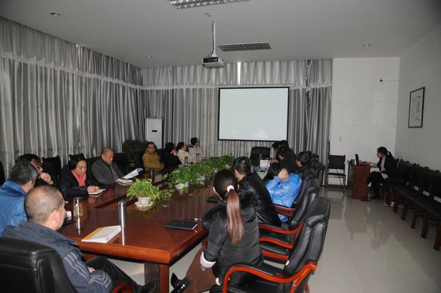 掘進公司一把手帶頭學(xué)制度促管理整體提升