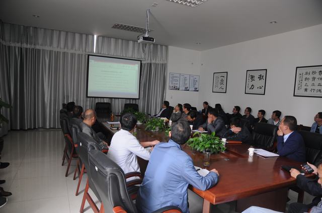 掘進公司認真?zhèn)鬟_建設(shè)集團一季度市場開發(fā)工作會精神