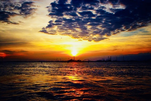 赤朱丹彤，落日飛霞