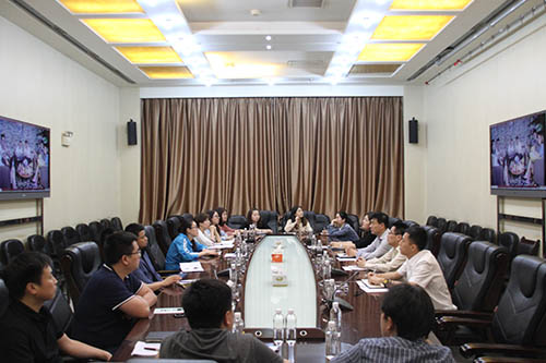 建設集團召開機關青年員工“助力雙特百億，爭當青年先鋒”專題座談會