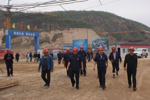 延能集團(tuán)黨委書(shū)記、董事長(zhǎng)劉浩興一行蒞臨視察陜煤建設(shè)集團(tuán)礦建二公司車村項(xiàng)目部