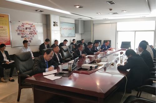 礦建二公司認(rèn)真?zhèn)鬟_落實建設(shè)集團5月份安全生產(chǎn)環(huán)保技術(shù)例會重點工作