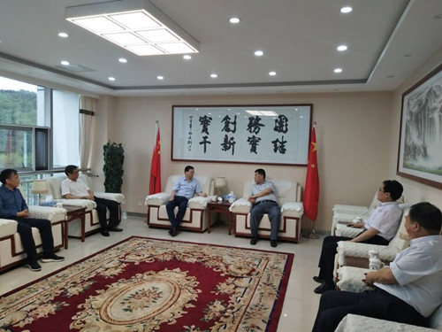 司正林、王寧一行到建莊礦業(yè)進(jìn)行座談交流