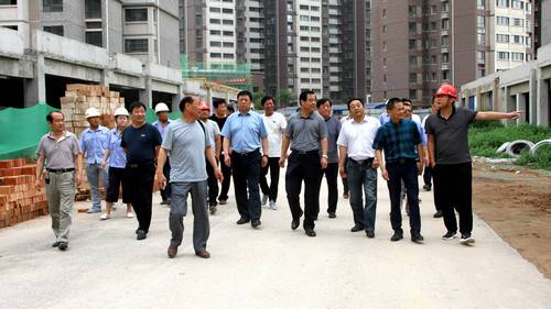銅川礦業(yè)公司領導深入銅煤1#、2#小區(qū)施工現(xiàn)場調(diào)研指導項目建設工作