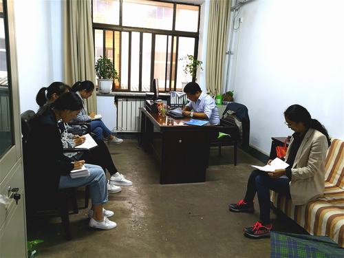 陜煤建設(shè)韓城分公司人社黨支部學(xué)習(xí)先進精神向時代楷模致敬