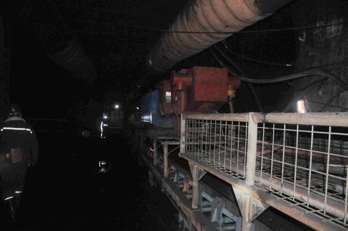 陜煤建設(shè)掘進公司： 27米! “掘進鐵軍”日進尺再創(chuàng)新高