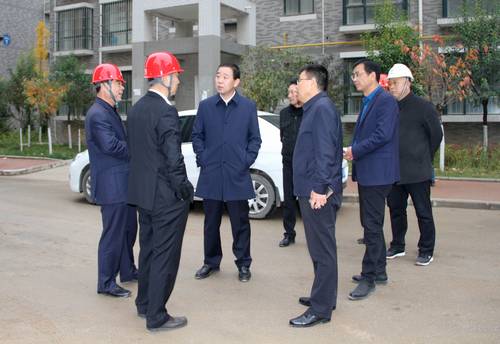 銅川市副市長高毅蒞臨銅煤1#、2#小區(qū)現(xiàn)場調研檢查供暖準備工作