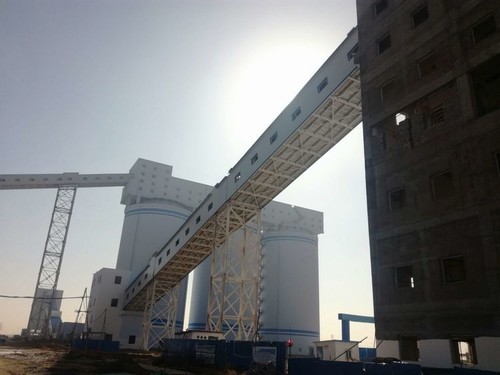 陜煤建設(shè)中煤公司：曹家灘礦業(yè)1#轉(zhuǎn)載點(diǎn)至末煤倉帶式輸送機(jī)棧橋全線貫通