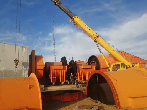 陜煤建設(shè)機電安裝公司搶險紅柳林煤礦2號風(fēng)井主扇1#、2#風(fēng)機