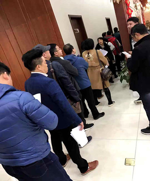 陜煤建設(shè)公司：龍灣水境一期車位排號火熱進行