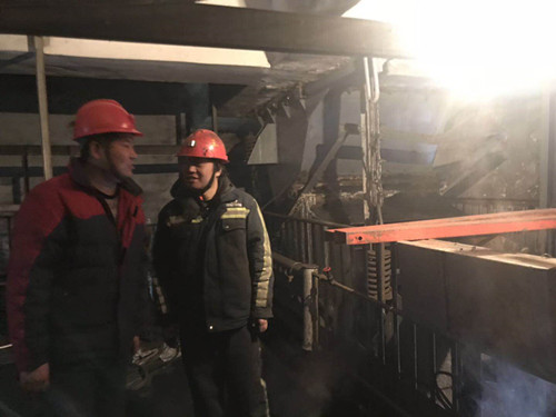 陜煤建設(shè)機(jī)電安裝公司黃陵建莊工地：決戰(zhàn)就在今晚