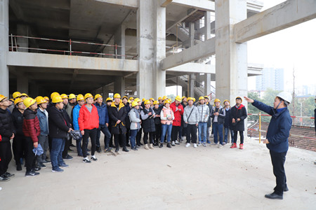 陜煤建設(shè)漢中分公司天漢坊項(xiàng)目迎來(lái)陜西理工大學(xué)百余師生參觀學(xué)習(xí)