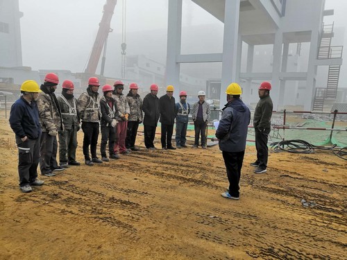 陜煤建設(shè)銅煤公司承建的曹家灘礦井主廠房至矸石倉、主廠房至煤泥卸載點(diǎn)帶式輸送機(jī)棧橋工程順利吊裝
