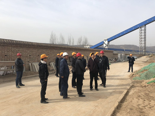 彬長集團(tuán)黨委副書記高會(huì)岐一行深入陜煤建設(shè)天工公司土建七部鐵運(yùn)公司項(xiàng)目檢查指導(dǎo)工作