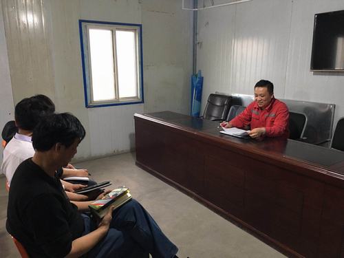 陜煤建設礦建二公司領導干部“走下去”群眾意見“聽進去”