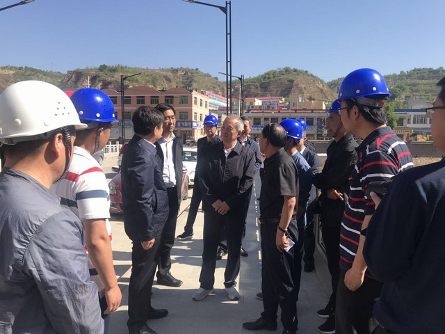 綏德縣縣委書記蒞臨綏德污水管網(wǎng)項(xiàng)目視察指導(dǎo)工作