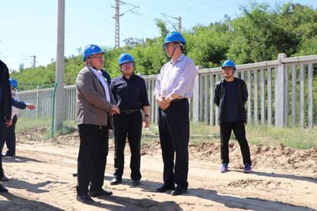 省國資委監(jiān)事會副主任王文斌一行天工公司子洲項(xiàng)目進(jìn)行調(diào)研