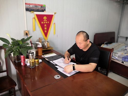 “有擔(dān)當(dāng)、有作為”的鐵軍隊(duì)長(zhǎng)