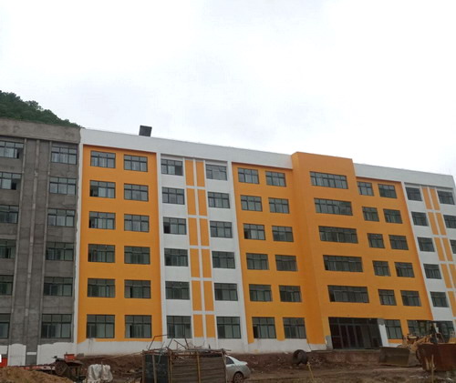 陜煤建設(shè)銅川公司冶坪煤礦單身宿舍及救護(hù)隊綜合樓工程順利移交