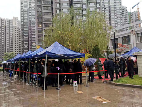 陜煤建設(shè)公司：神南華府三期26#開(kāi)盤(pán)在即，誠(chéng)意登記現(xiàn)場(chǎng)火爆