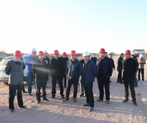 鐵流集團(tuán)董事長(zhǎng)趙國(guó)智一行蒞臨陜煤建設(shè)路橋分公司靖神鐵路項(xiàng)目部檢查