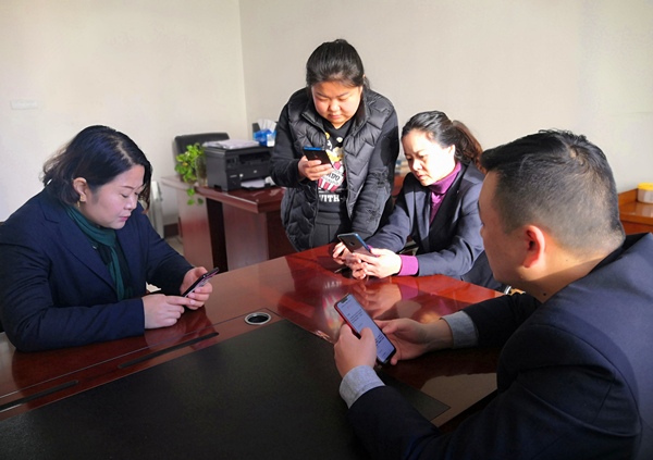 陜煤建設(shè)礦建三公司工會組織陜西省企業(yè)工資集體協(xié)商條例學(xué)習“接地氣”