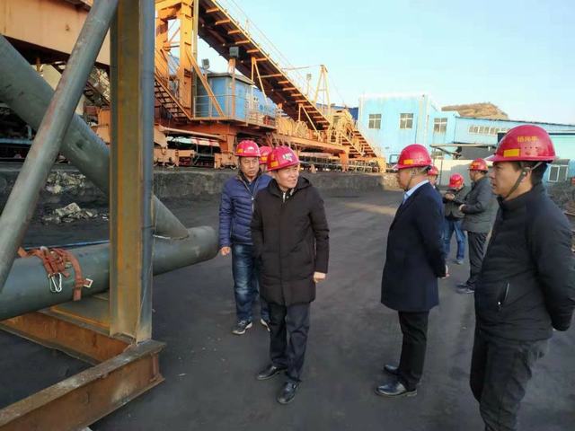 楊讓順深入陜煤建設(shè)洗選煤運(yùn)營公司清水川施工現(xiàn)場檢查指導(dǎo)工作