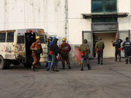 陜煤建設(shè)機電安裝公司黃陵項目部:除夕,我們升井了