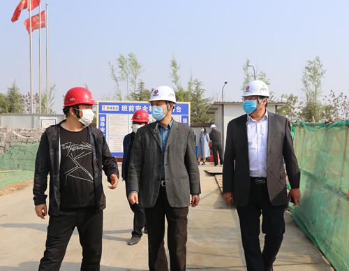 侯本英深入天工公司項(xiàng)目部檢查指導(dǎo)工作