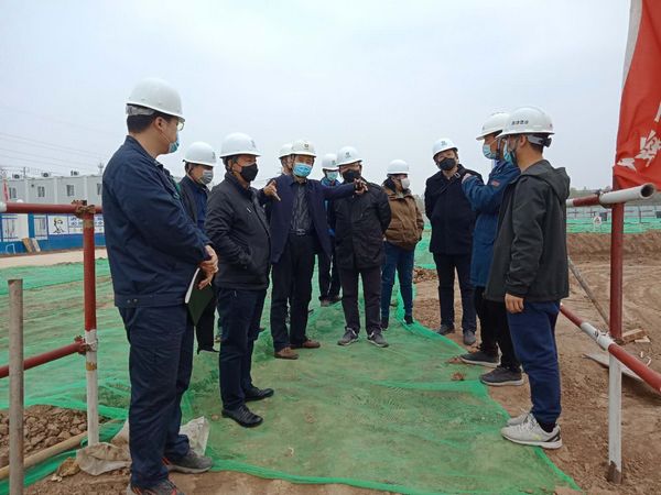 中央儲備糧新建項(xiàng)目領(lǐng)導(dǎo)小組組長、指揮部指揮長、副總經(jīng)理王錄印蒞臨天工公司中儲糧項(xiàng)目檢查指導(dǎo)工作