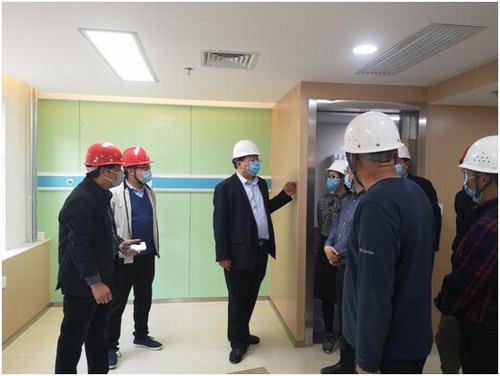 陜煤實業(yè)集團(tuán)董事長楊百鎖蒞臨咸陽分公司承建的西煤機養(yǎng)老院項目部檢查指導(dǎo)工作