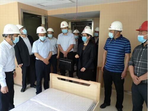 陜煤實(shí)業(yè)集團(tuán)董事長(zhǎng)胡守平、總經(jīng)理劉文蒞臨西煤機(jī)養(yǎng)老院項(xiàng)目部檢查指導(dǎo)工作