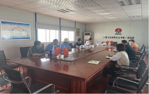 咸陽(yáng)分公司第一項(xiàng)目部承建的大秦·山水逸境項(xiàng)目一期主體及車庫(kù)地基與基礎(chǔ)順利驗(yàn)收