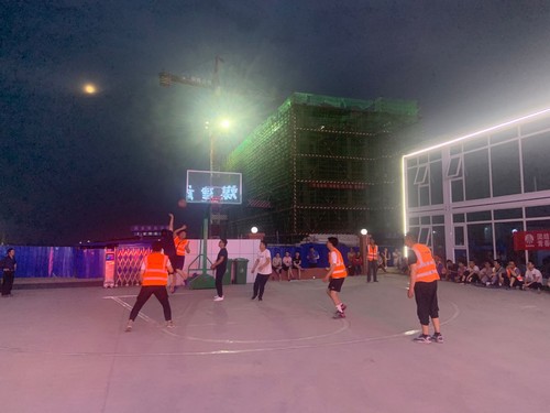 陜煤建設(shè)銅煤公司第十六項(xiàng)目部舉辦“團(tuán)結(jié)進(jìn)取賽風(fēng)采，青春飛揚(yáng)再出發(fā)”友誼籃球賽