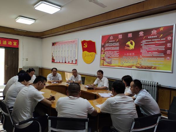 陜煤建設(shè)設(shè)備租賃中心宣講全國(guó)“兩會(huì)”精神入腦入心入行