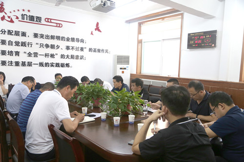 楊讓順深入陜煤建設(shè)機(jī)電安裝公司檢查指導(dǎo)工作