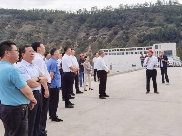 延安市委書(shū)記徐新榮再赴陜煤建設(shè)礦建二公司車(chē)村項(xiàng)目部調(diào)研