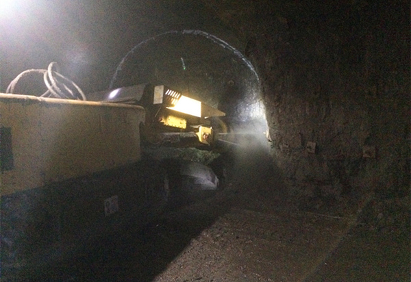 陜煤建設(shè)礦建三公司雙龍項目部二盤區(qū)膠帶機運輸巷如期開工