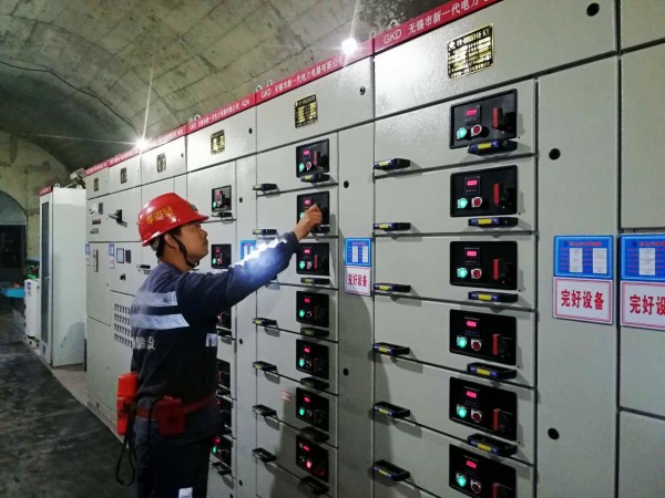 用青春譜寫(xiě)奉獻(xiàn)之歌