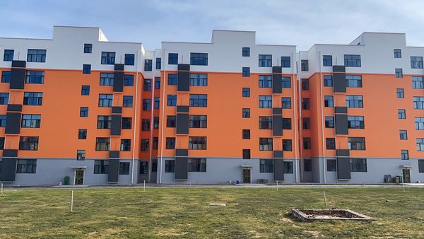 陜煤建設(shè)天工公司承建的小保當(dāng)1、2#公寓樓順利通過(guò)竣工驗(yàn)收