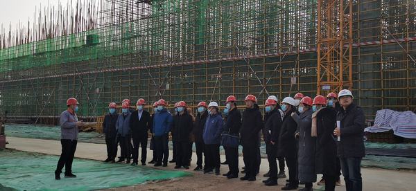 陜煤建設(shè)鋼網(wǎng)架頂升新技術(shù)應(yīng)用觀摩活動在渭南分公司南京金龍項(xiàng)目部順利開展