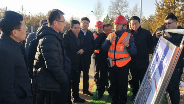 榆林市政協(xié)副主席、政府秘書長、科創(chuàng)新城管委會主任趙志平一行蒞臨科創(chuàng)新城市政一期工程N(yùn)1項(xiàng)目指導(dǎo)工作