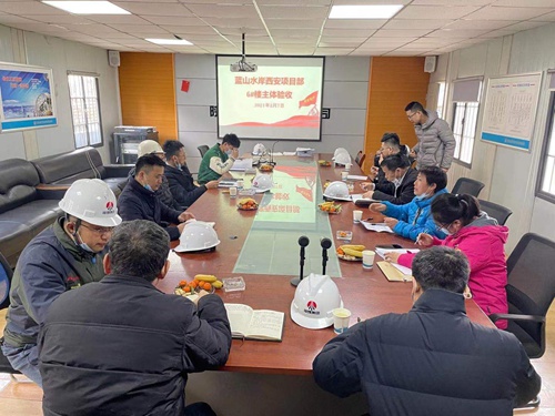 陜煤建設(shè)公司藍(lán)山水岸項目 6#樓及3#、4#、5#獨立商業(yè)樓順利通過主體驗收