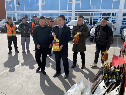 陜煤建設(shè)銅煤公司看望慰問(wèn)春節(jié)堅(jiān)守一線的項(xiàng)目部職工