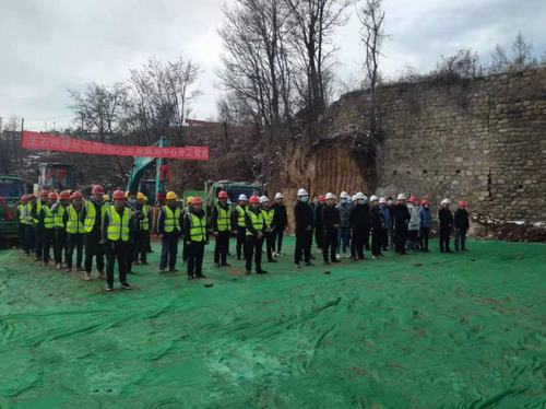 陜煤建設(shè)銅煤公司第三項目部承建的王石凹煤礦工業(yè)遺址項目4#游客服務(wù)中心項目順利開工