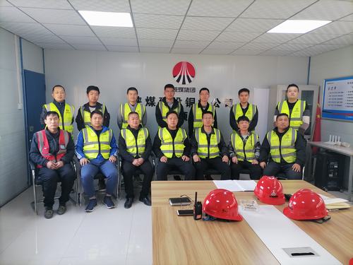 陜煤建設銅煤公司第二項目部 發(fā)揮“師帶徒”新作用  引領“傳幫帶”共成長